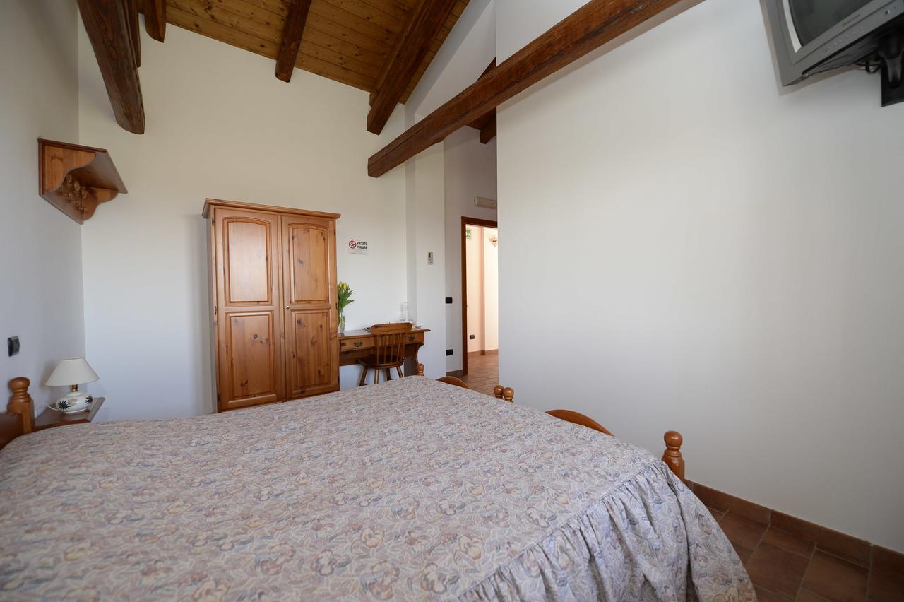 Agriturismo Le Oche Selvatiche Lauzacco ภายนอก รูปภาพ