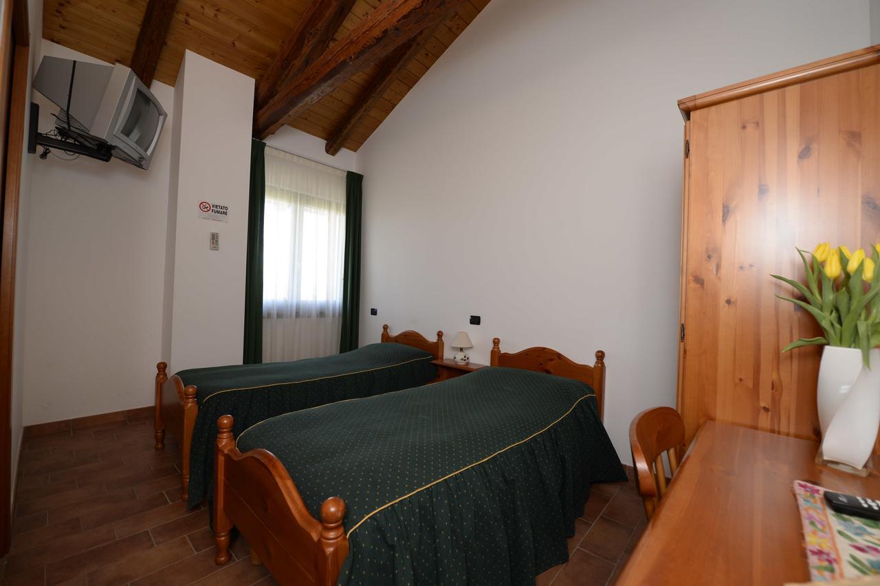 Agriturismo Le Oche Selvatiche Lauzacco ภายนอก รูปภาพ