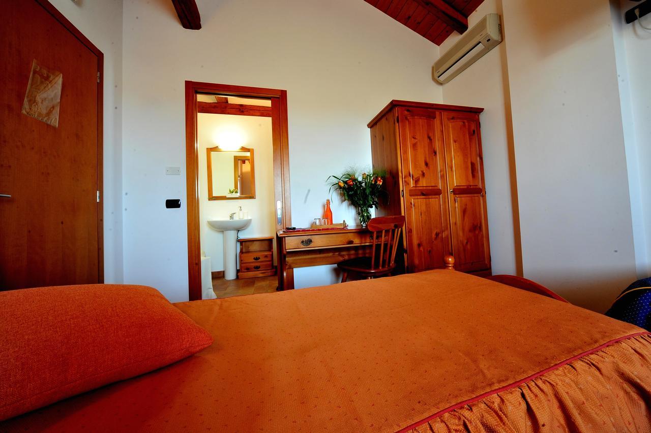 Agriturismo Le Oche Selvatiche Lauzacco ภายนอก รูปภาพ