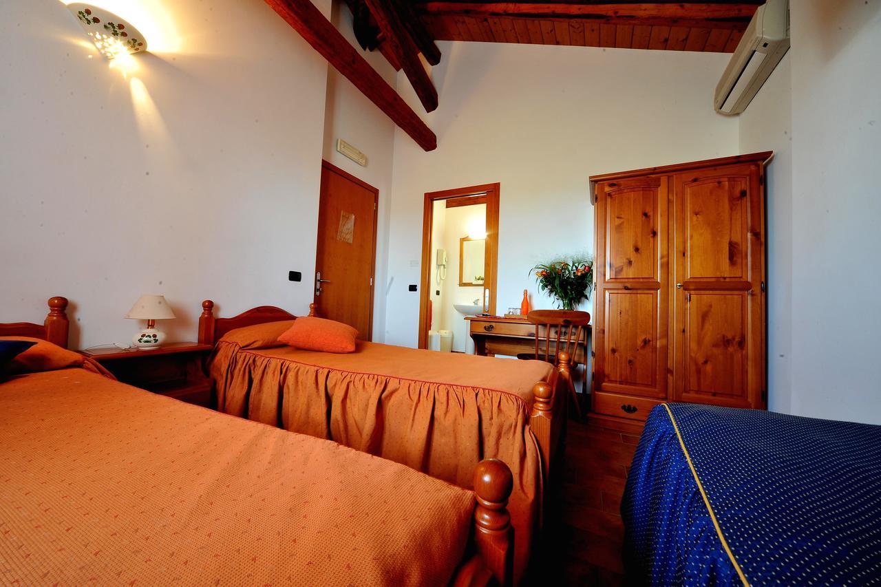 Agriturismo Le Oche Selvatiche Lauzacco ภายนอก รูปภาพ